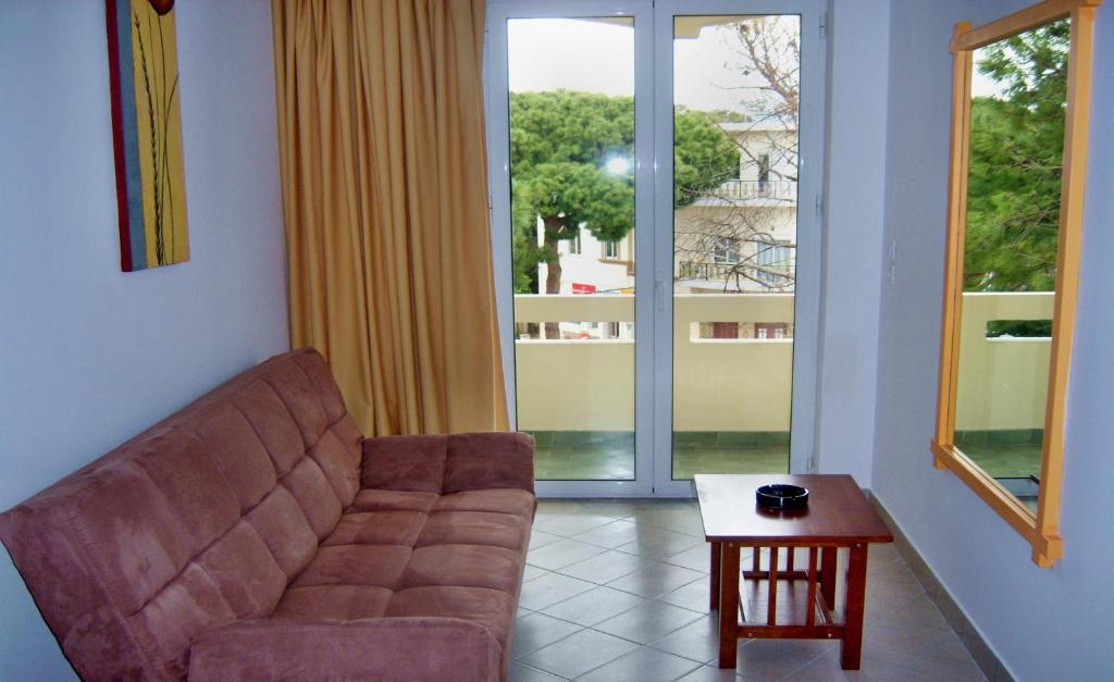 Fantasia Hotel Apartments room 2