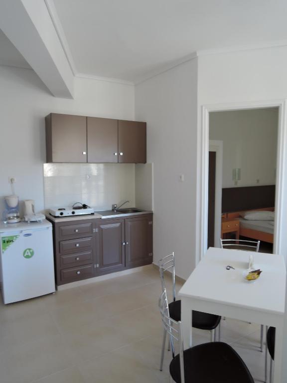 Fantasia Hotel Apartments room 4